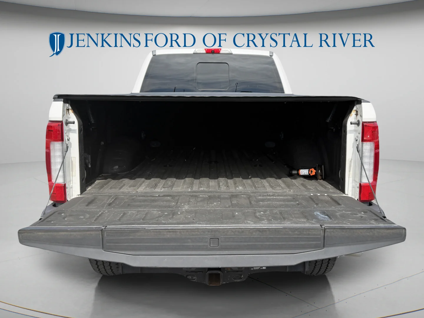 Used 2017 White Platinum Metallic Tri-Coat Ford King Ranch image 15