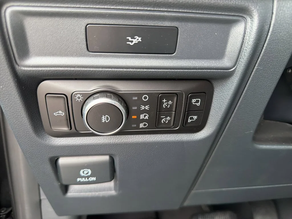 New 2026 Carbonized Gray Metallic Ford XLT image 23