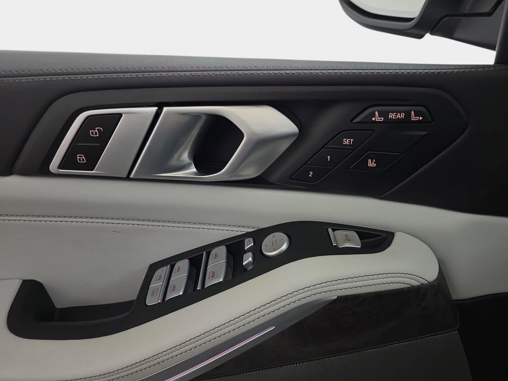 Used 2023 Skyscraper Grey Metallic BMW xDrive40i image 29