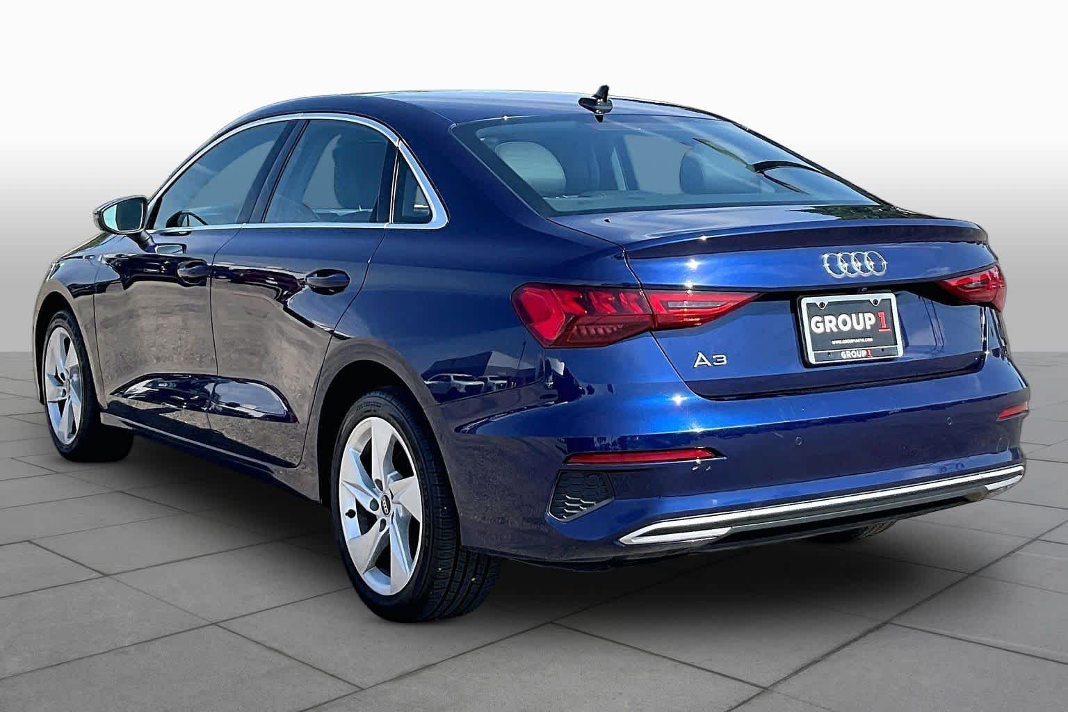 Used 2024 Navarra Blue Metallic Audi Premium image 11