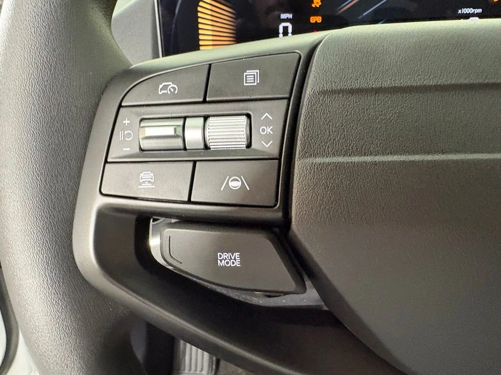 New 2026 Snow White Pearl Kia LXS image 23