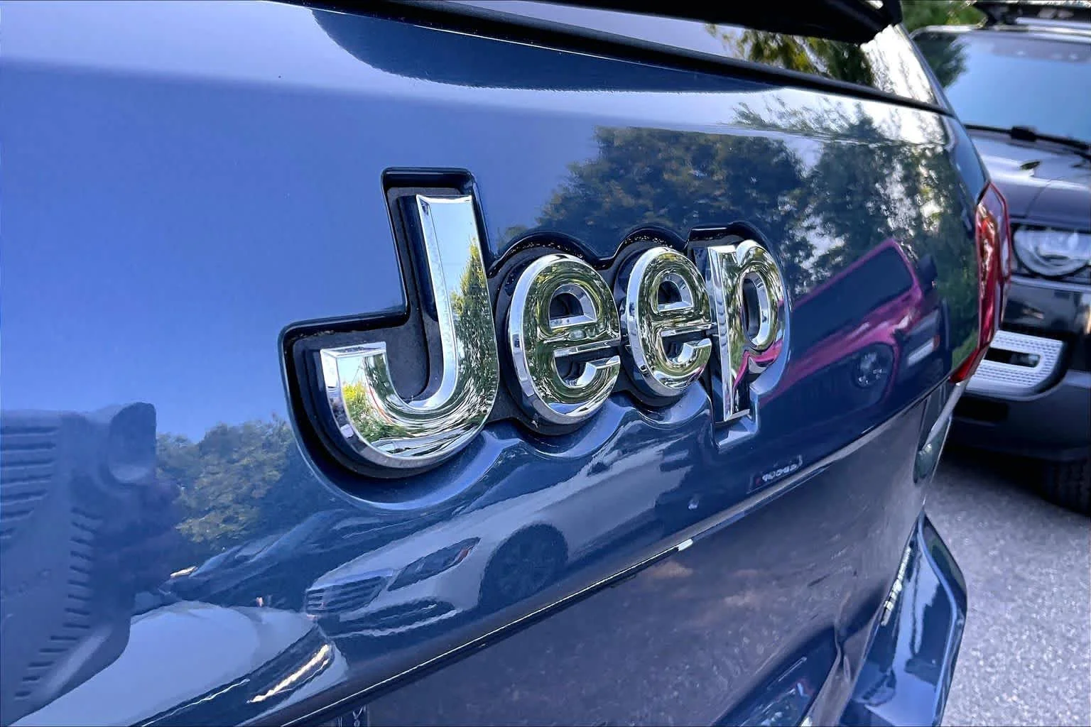 Used 2021 Slate Blue Pearlcoat Jeep Limited image 30