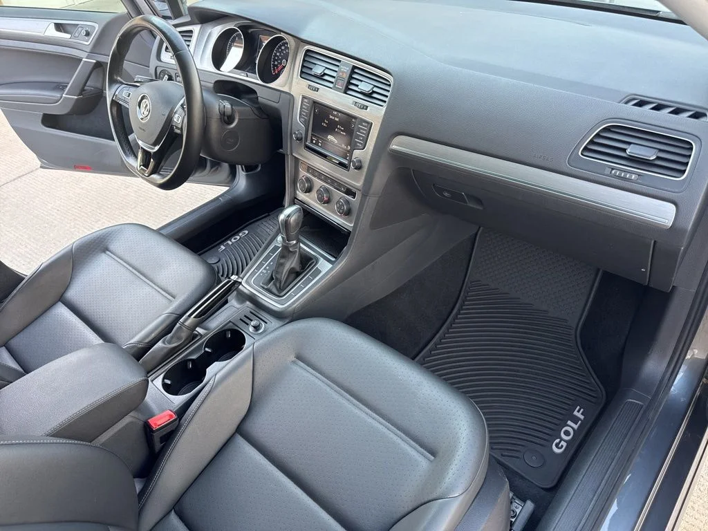 Used 2016 Gray Volkswagen SE image 22