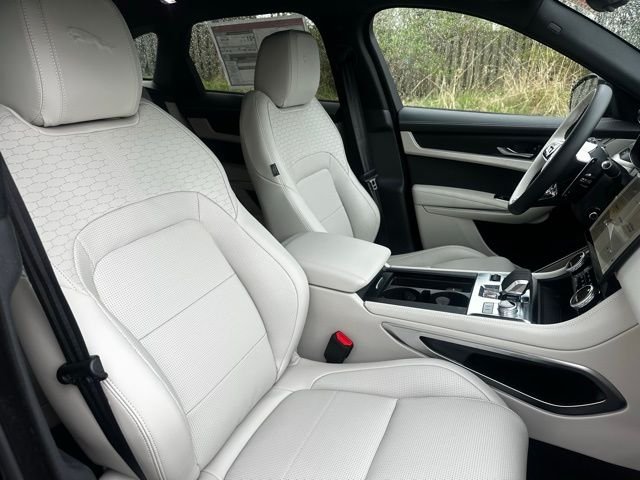 2026 Jaguar F-Pace R-Dynamic S - Photo 18