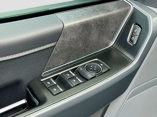 Used 2024 Silver Ford XLT image 18