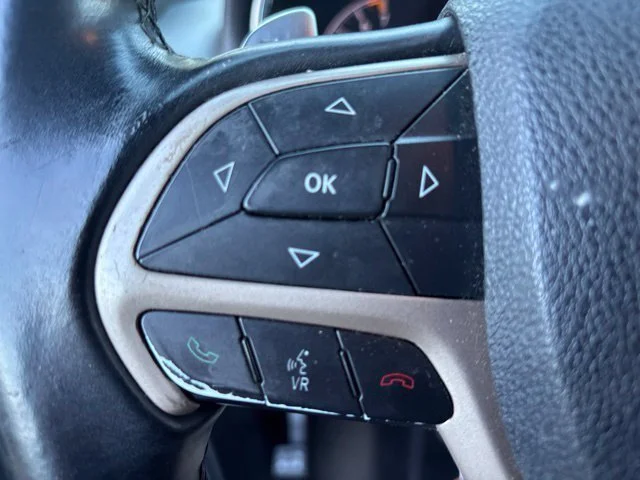 Used 2014 White Jeep Laredo image 17