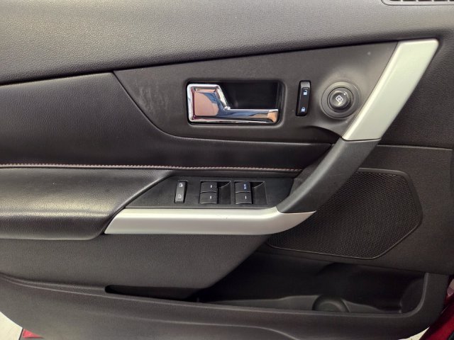 Used 2013 Red Ford SEL image 29