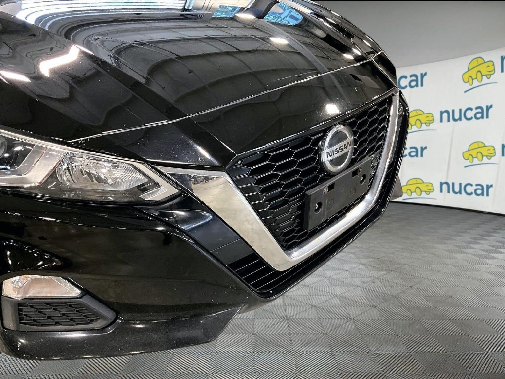 Used 2020 Black Nissan 2.5 S image 32