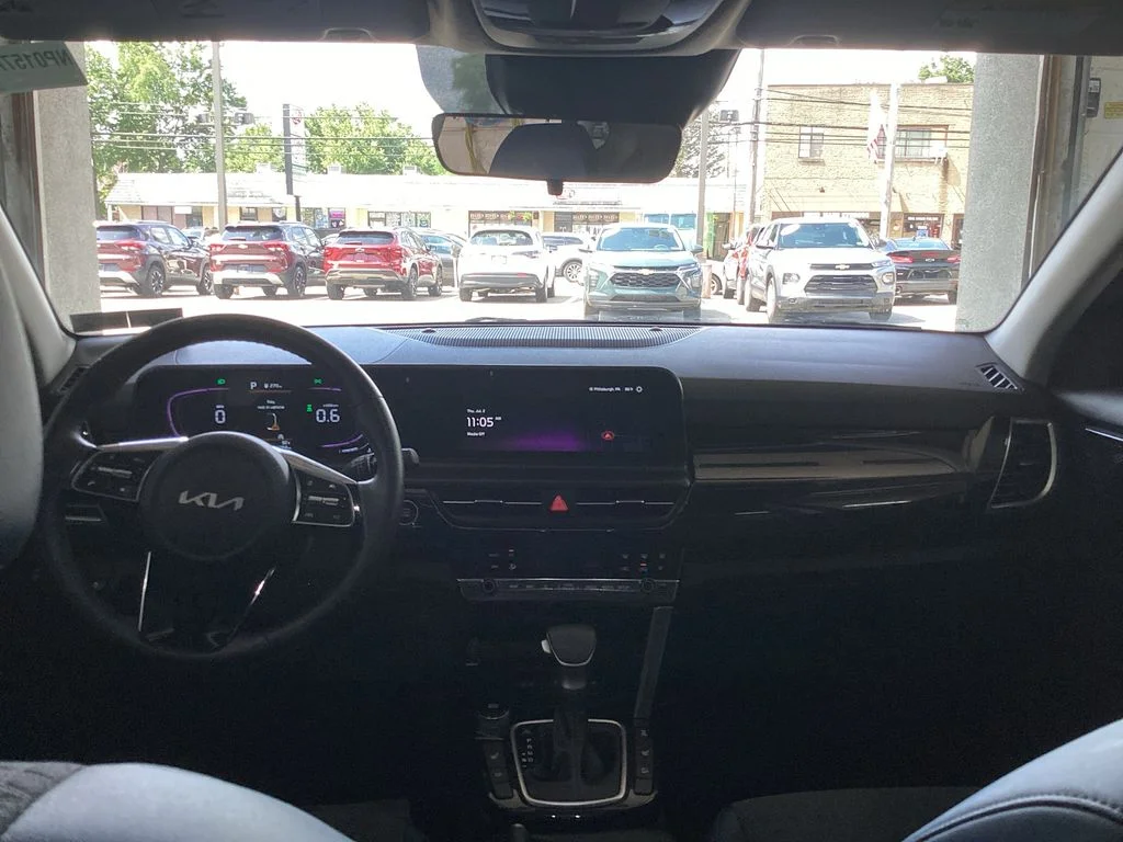 Used 2025 Black Kia S image 24