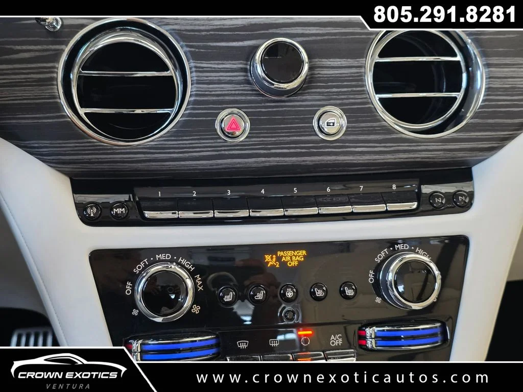 Used 2021  Rolls-Royce Base image 37