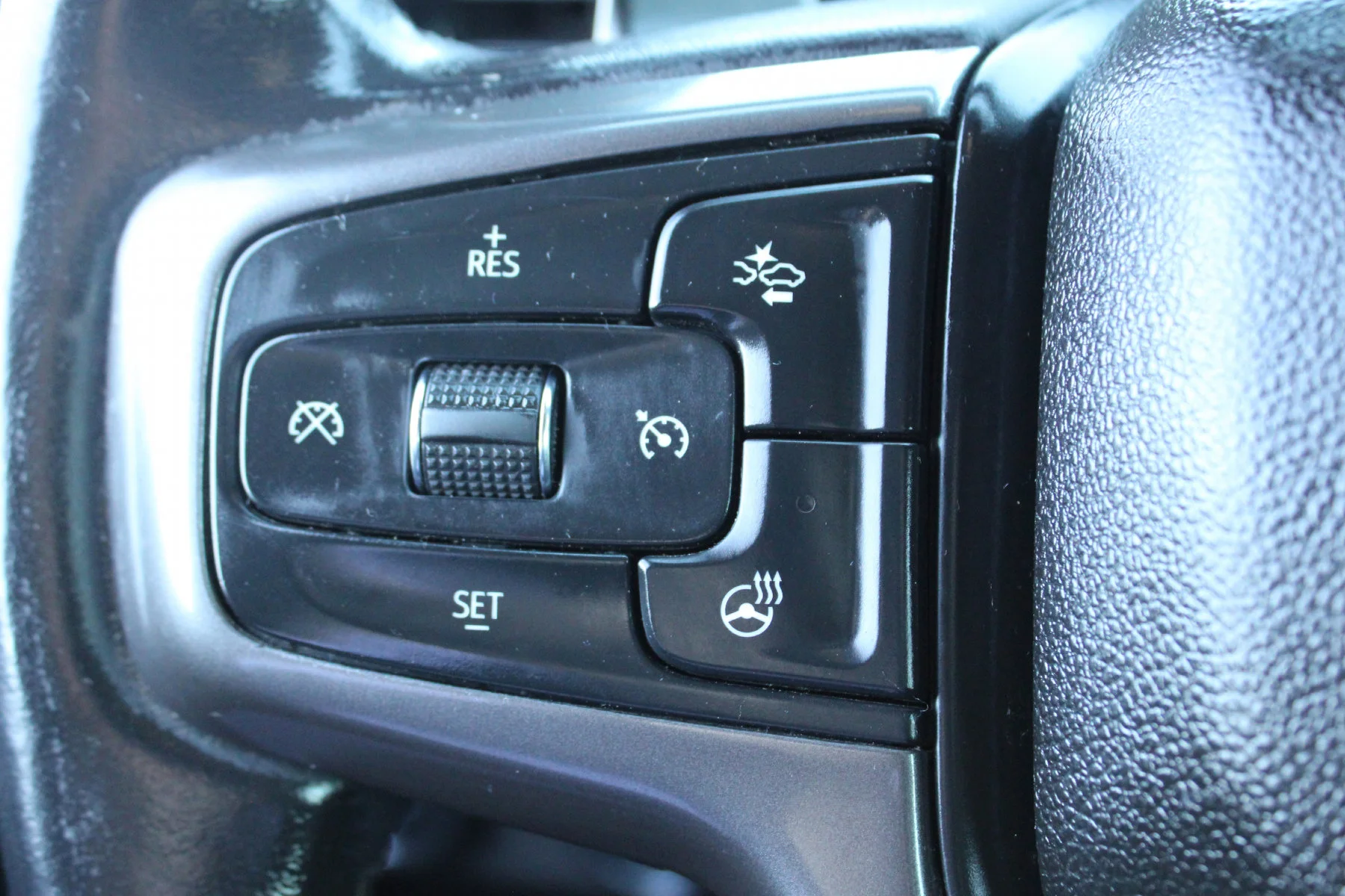 2023 Chevrolet Silverado 1500 ZR2 - Photo 10