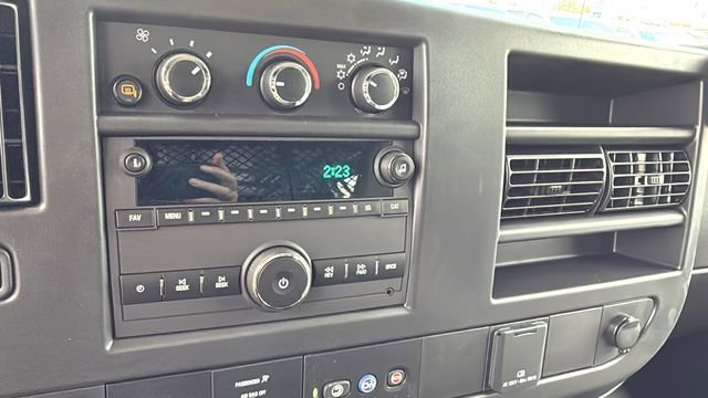 2025 Chevrolet Express Cargo Work Van - Photo 23