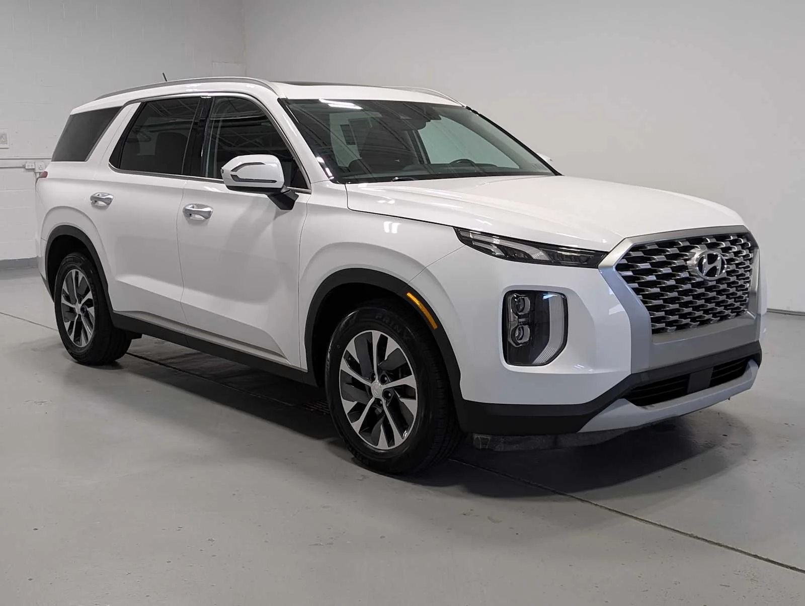 Used 2021 Hyper White Hyundai SEL image 6