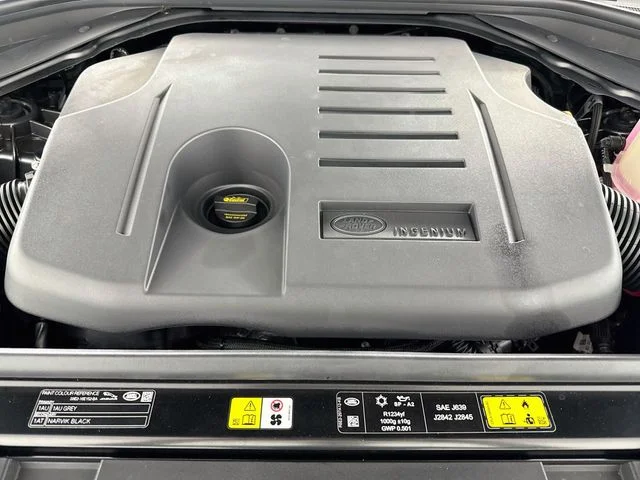 New 2026 Carpathian Gray Premium Metallic Land Rover Dynamic SE image 32
