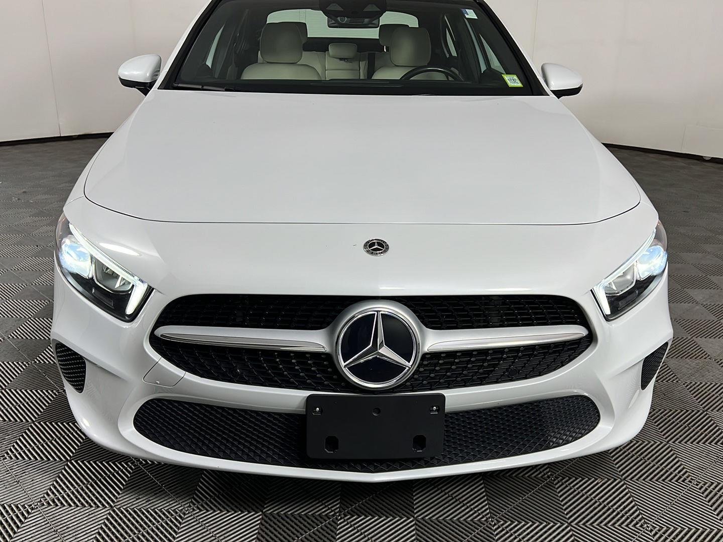 Used 2020 Digital White Pearl Metallic Mercedes-Benz A 220 image 22