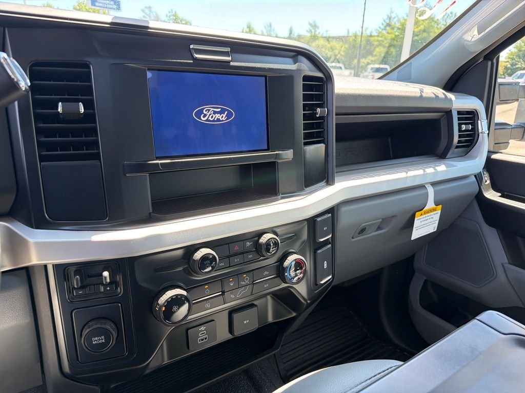 New 2026 Oxford White Ford F-350® XL image 24