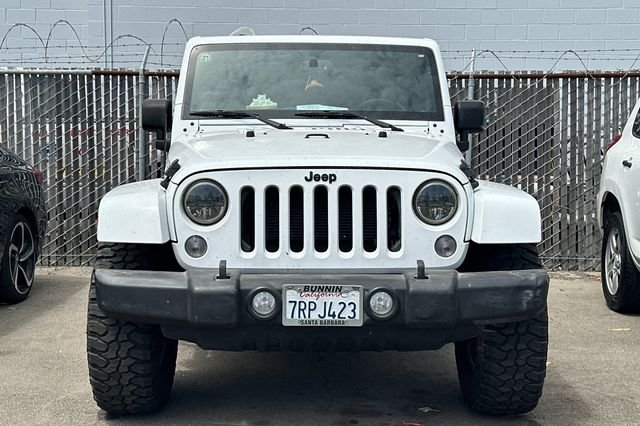 Used 2015 Bright White Clearcoat Jeep Unlimited Rubicon image 3