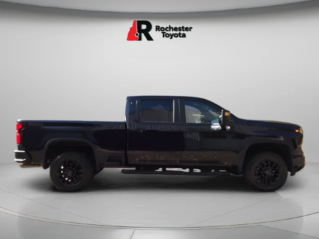 Used 2025 Black Chevrolet LT image 8