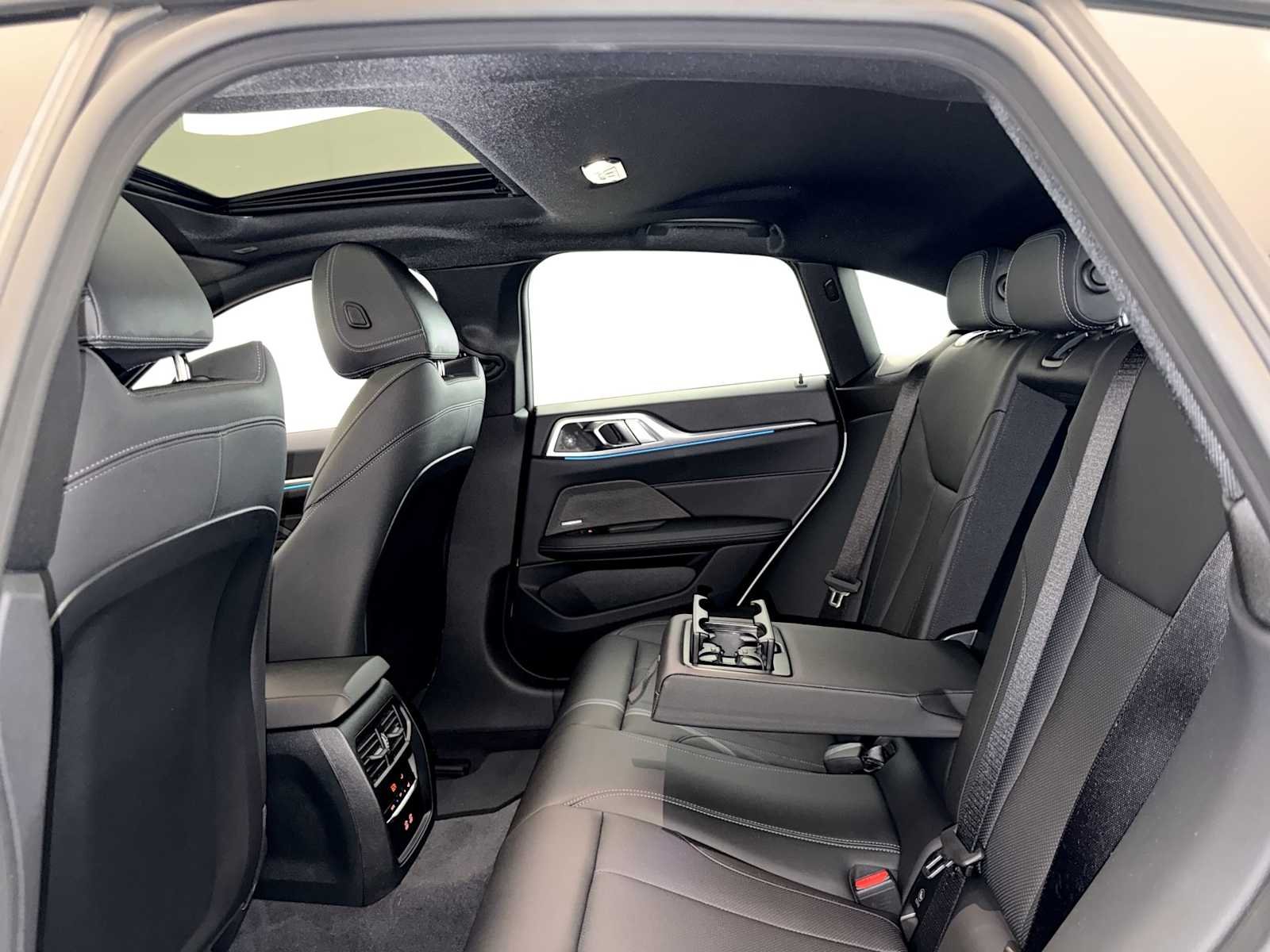 2025 BMW i4 40 - Photo 21