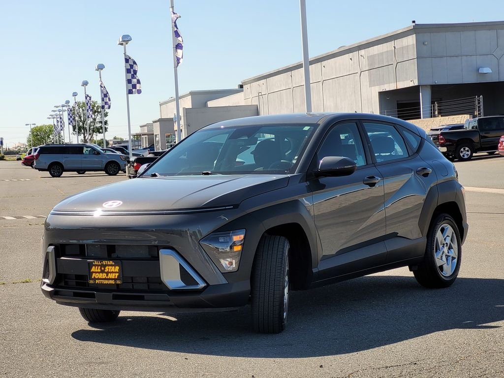 Used 2025 Gray Hyundai SE image 8