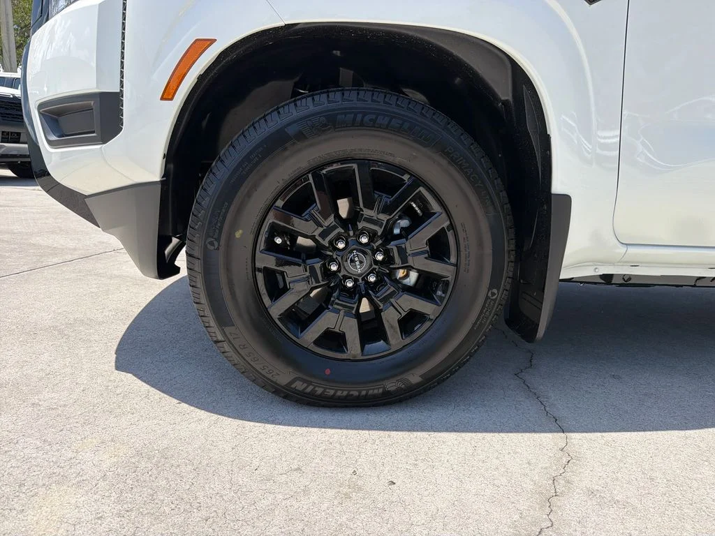 New 2026 Glacier White Nissan Crew Cab SV image 12
