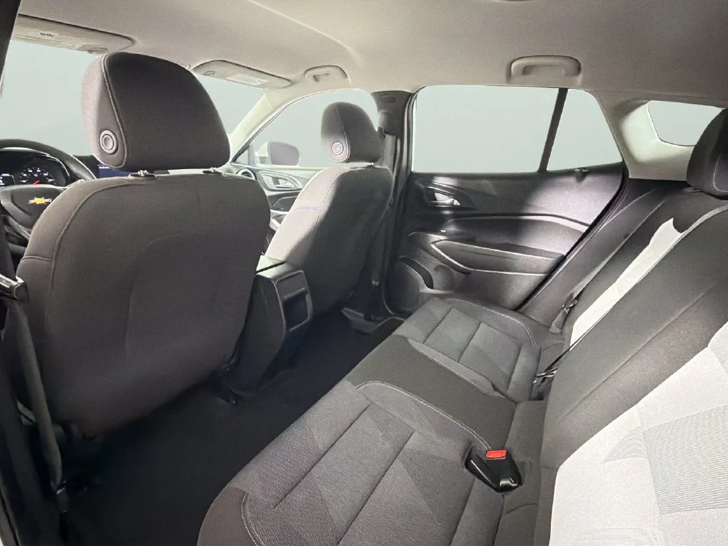 Used 2024 Summit White Chevrolet LS image 27