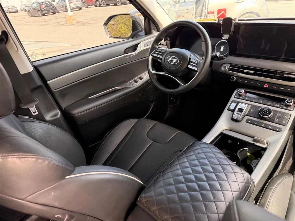 Used 2024 Gray Hyundai SEL image 18
