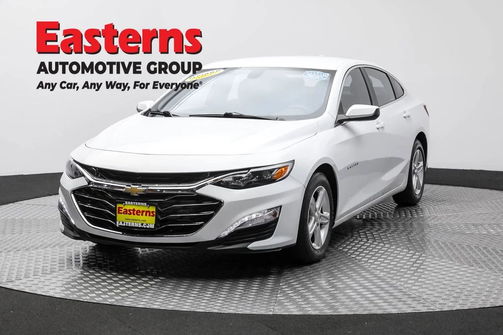 Used 2022 White Chevrolet LT image 1