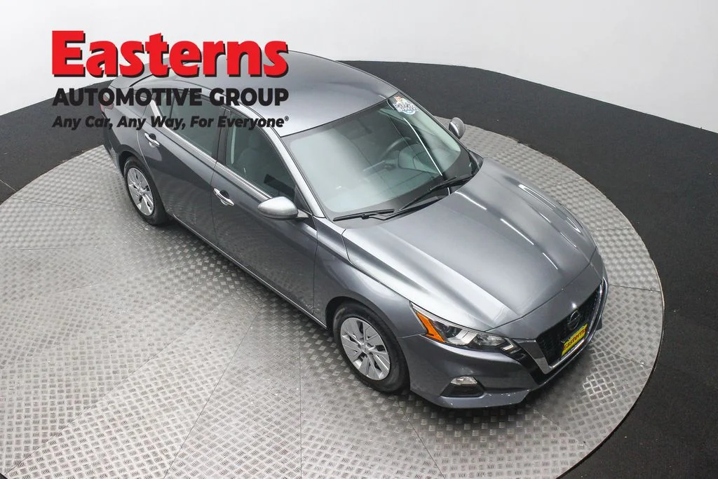 Used 2020 Gray Nissan 2.5 S image 3