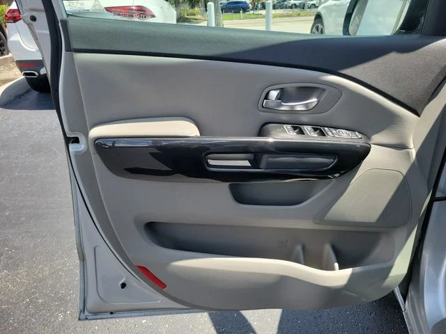 Used 2015 Silver Kia EX image 12