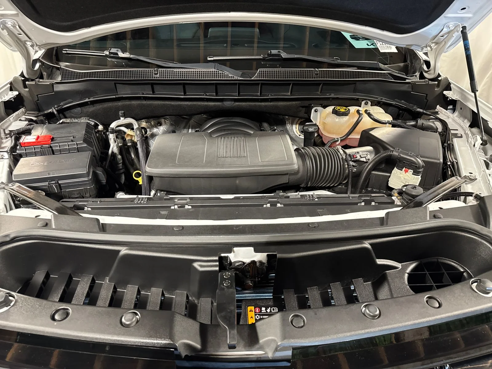 Used 2022 Summit White Chevrolet RST image 31