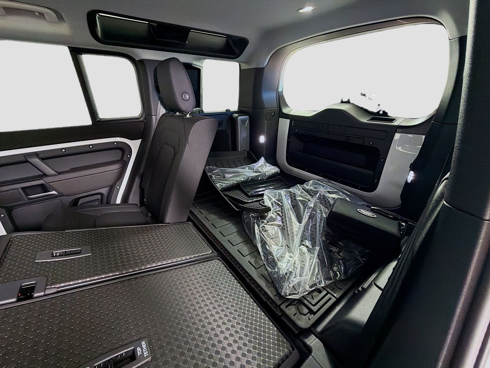 New 2026 Fuji White Land Rover S image 28