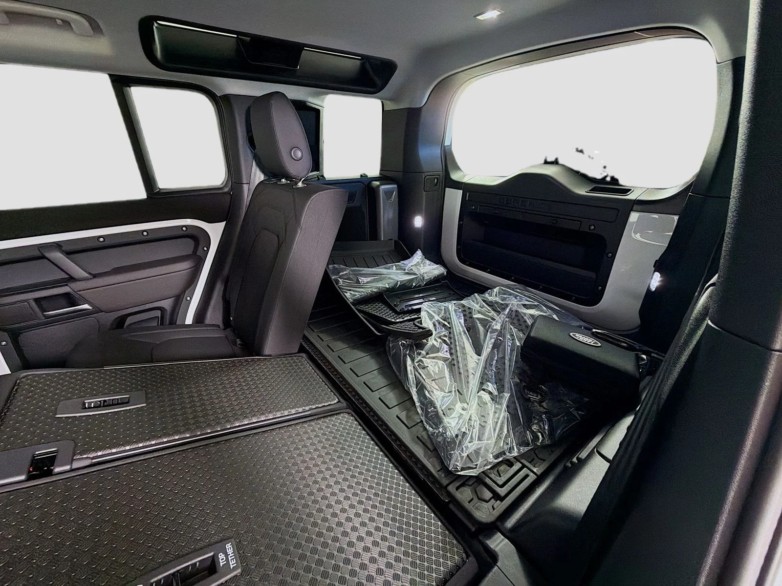 New 2026 Fuji White Land Rover S image 28