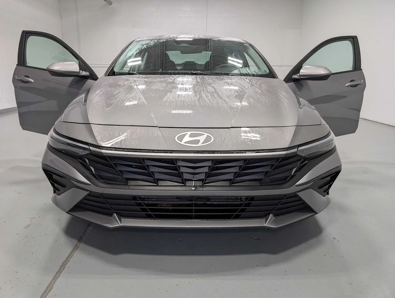 Used 2025 Fluid Metal Hyundai Blue image 14