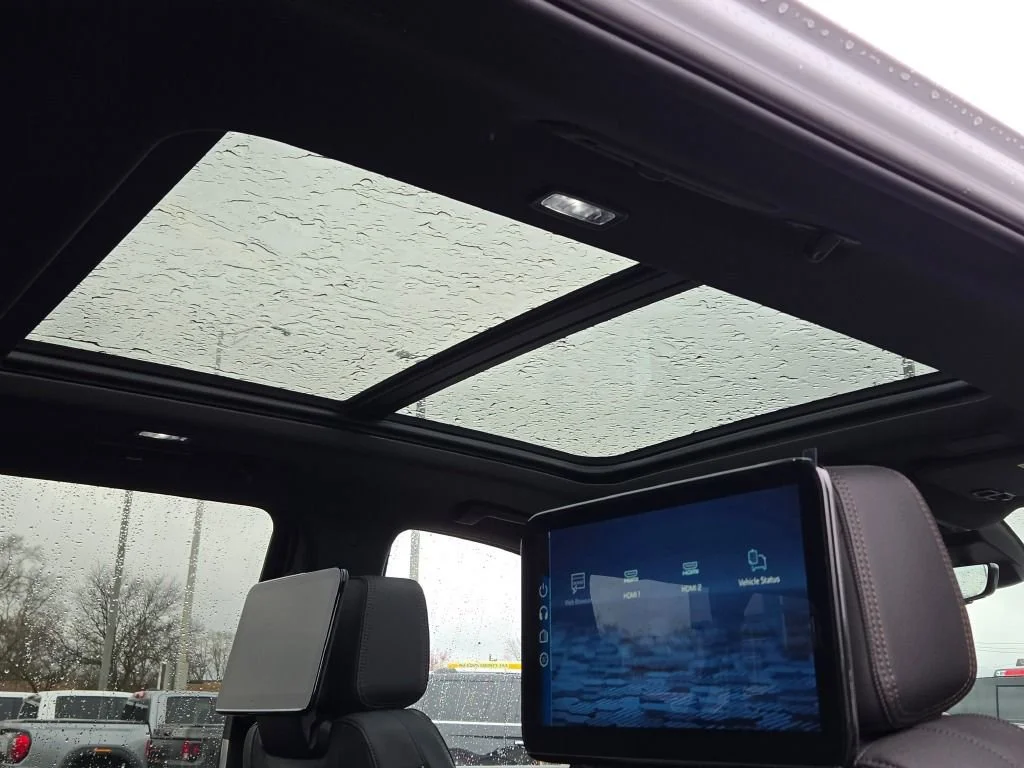 2026 Chevrolet Suburban High Country - Photo 12