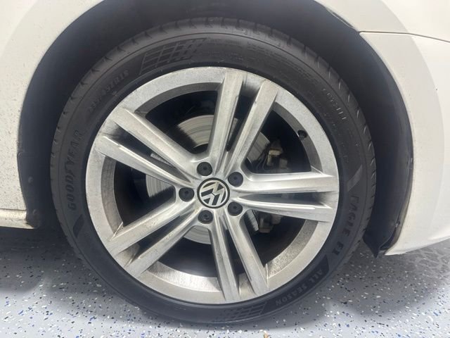 Used 2014 White Volkswagen 2.5 SE image 4