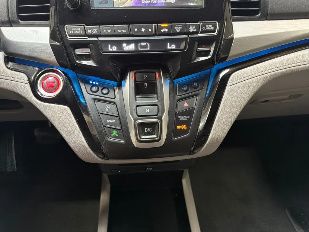 Used 2019 Lunar Silver Metallic Honda Elite image 21