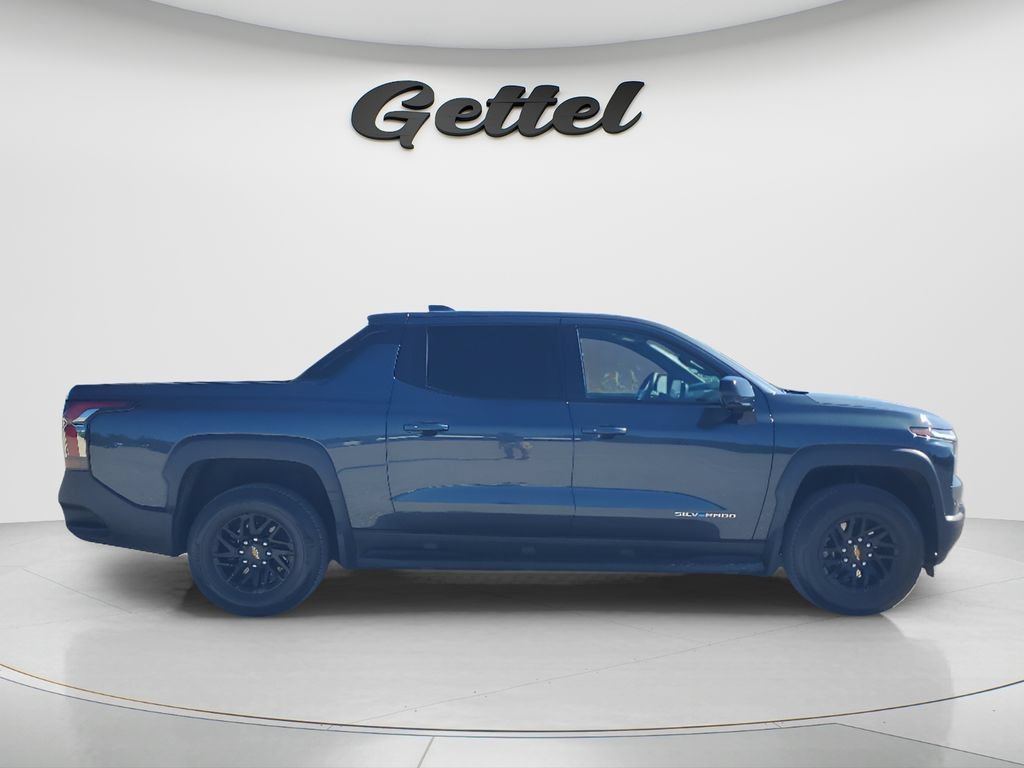 Used 2026 Blue Smoke Metallic Chevrolet LT - Standard Range image 11
