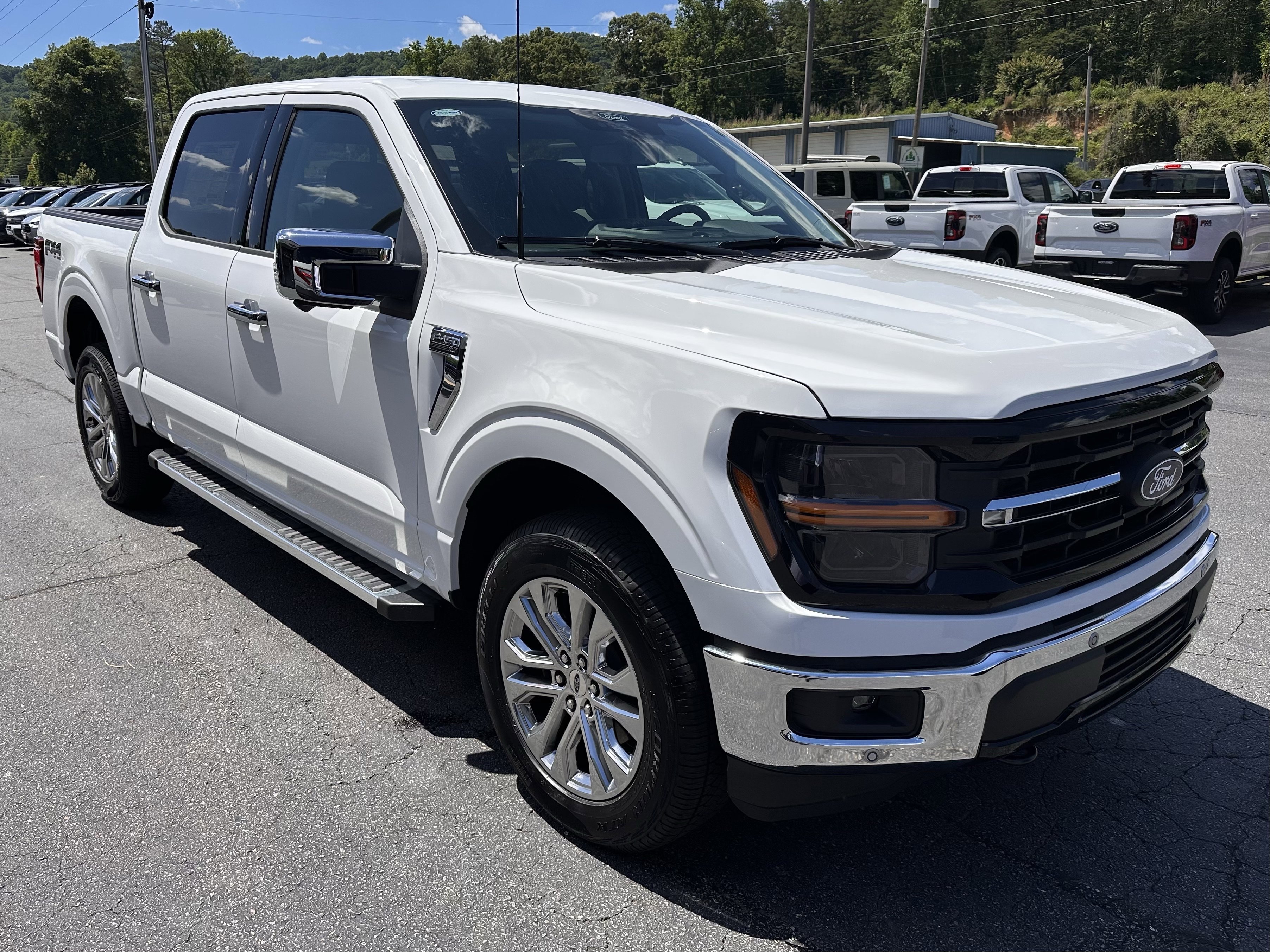 New 2026 Oxford White Ford XLT image 4