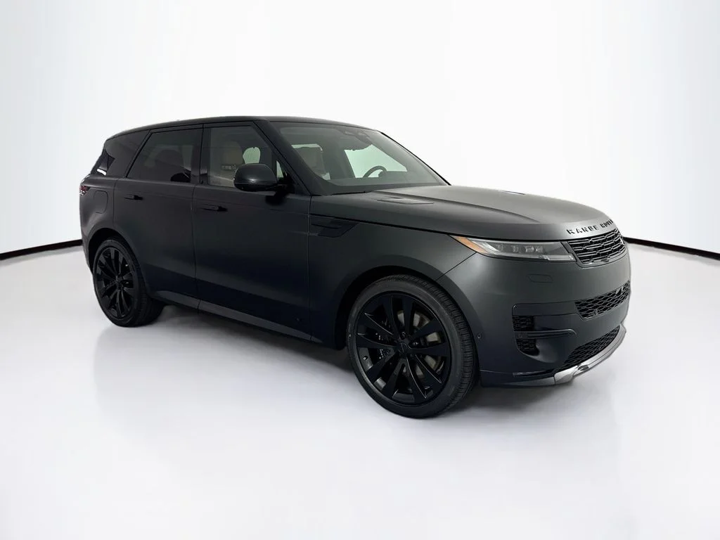 New 2026 Santorini Black Land Rover Dynamic SE image 3