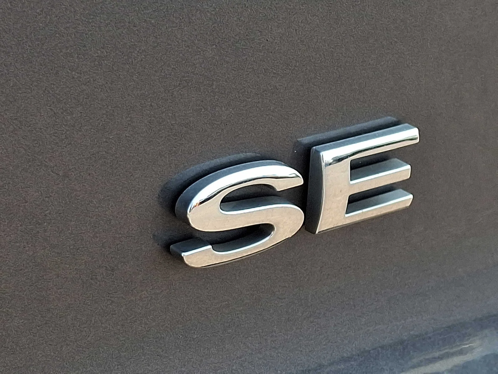 Used 2021 Smoke Metallic Ford SE image 33
