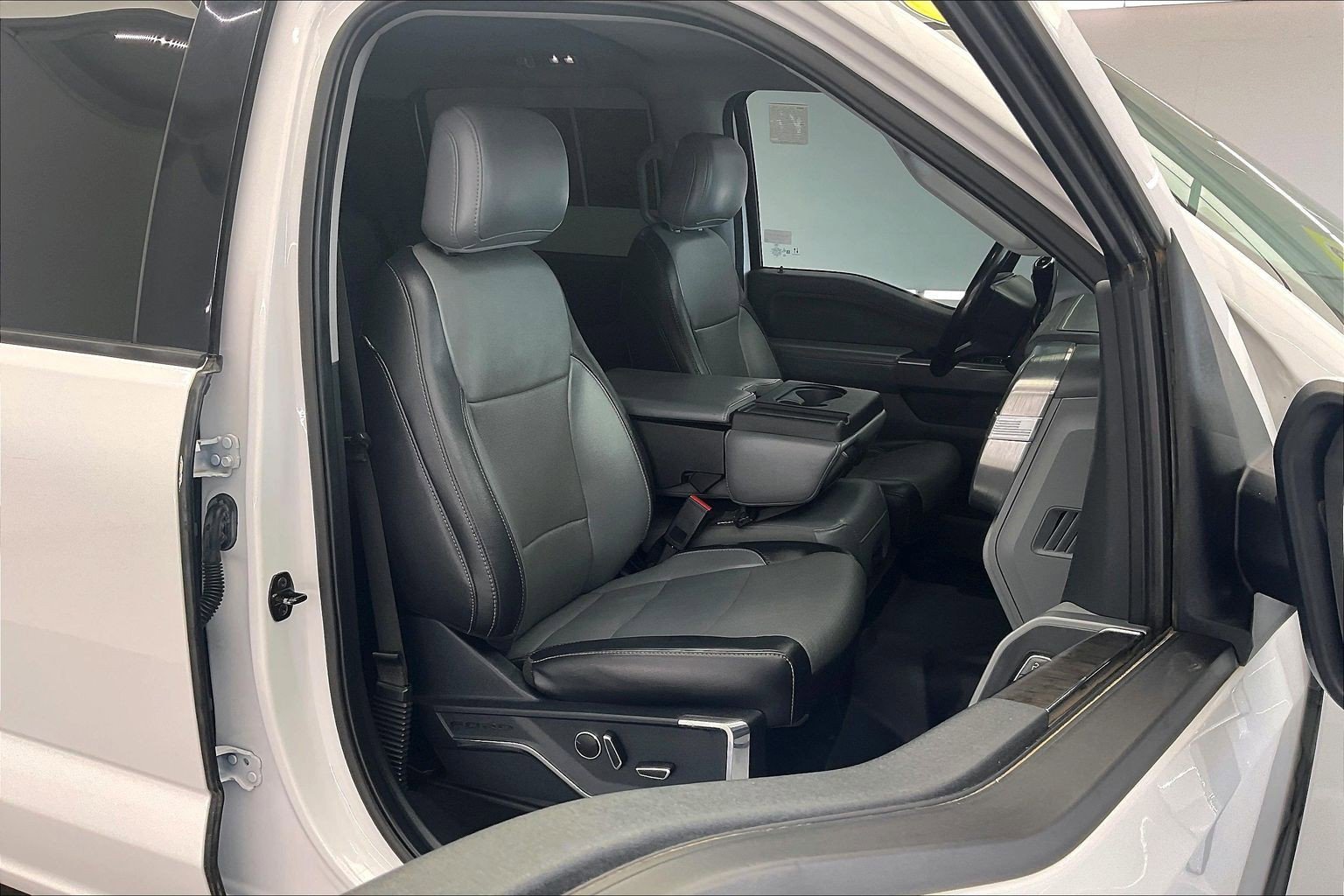Used 2021 Oxford White Ford Lariat image 6