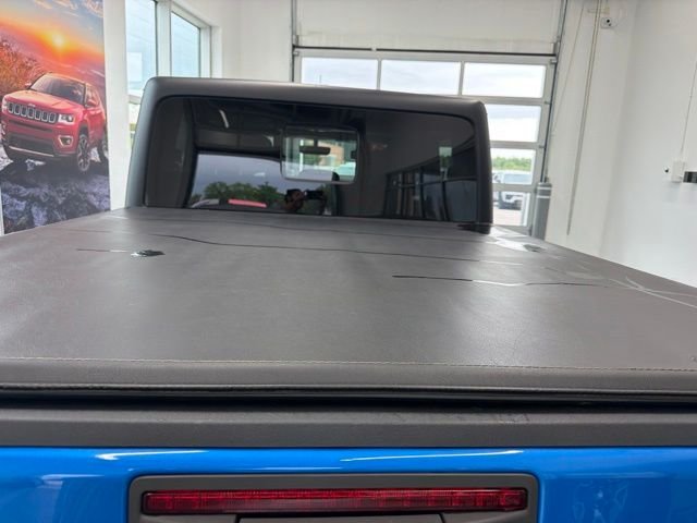 Used 2022 Blue Jeep Overland image 7