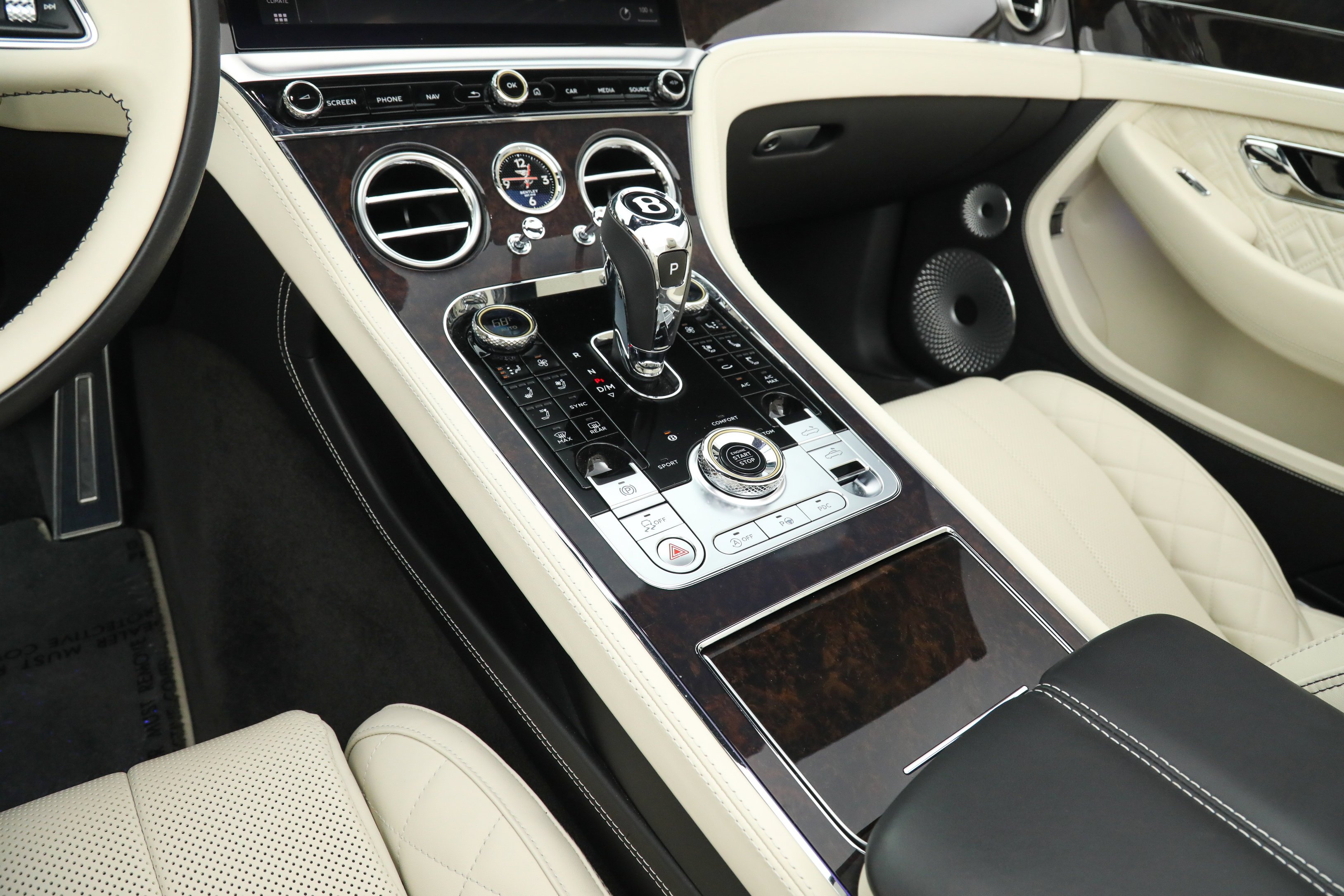 Used 2022 White Bentley GT V8 Convertible image 27