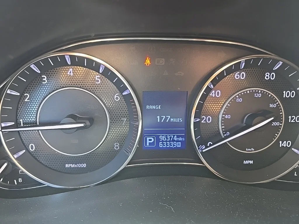 Used 2018 Super Black Nissan Platinum image 11