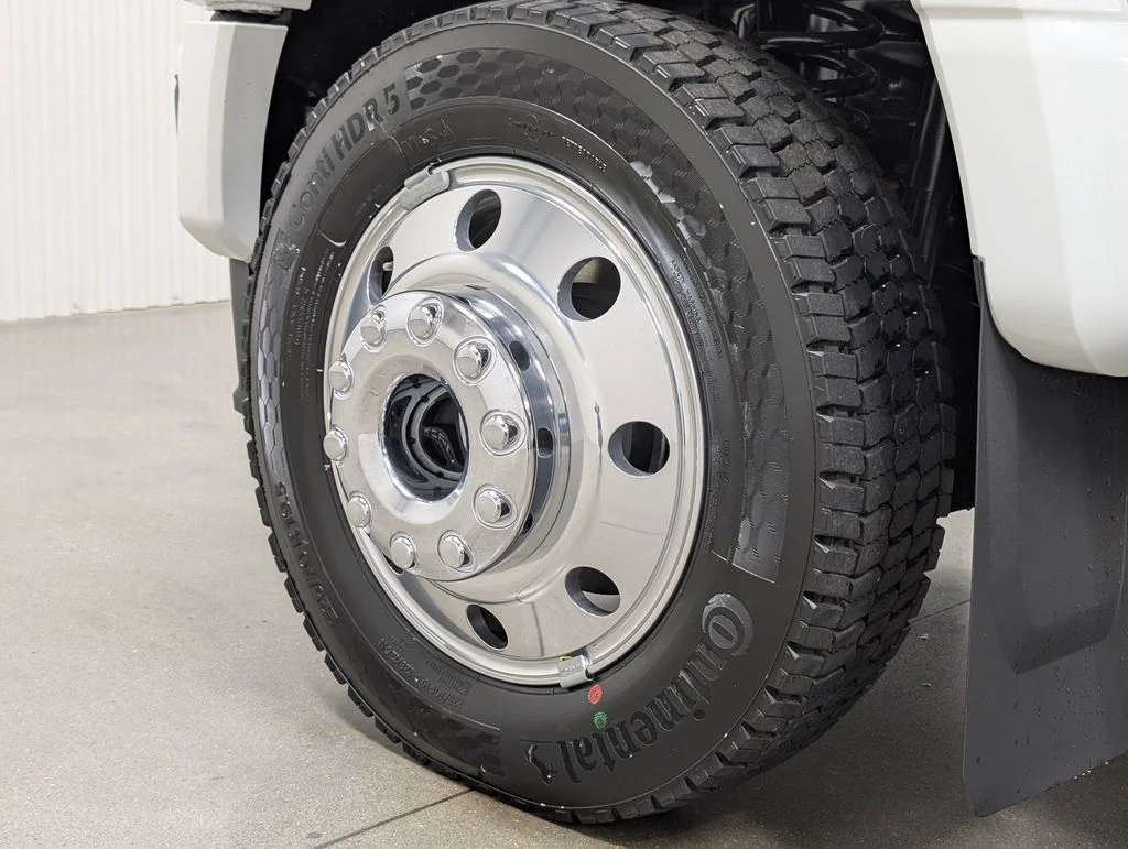 New 2026 Star White Metallic Tri-Coat Ford F-450® Platinum® image 2