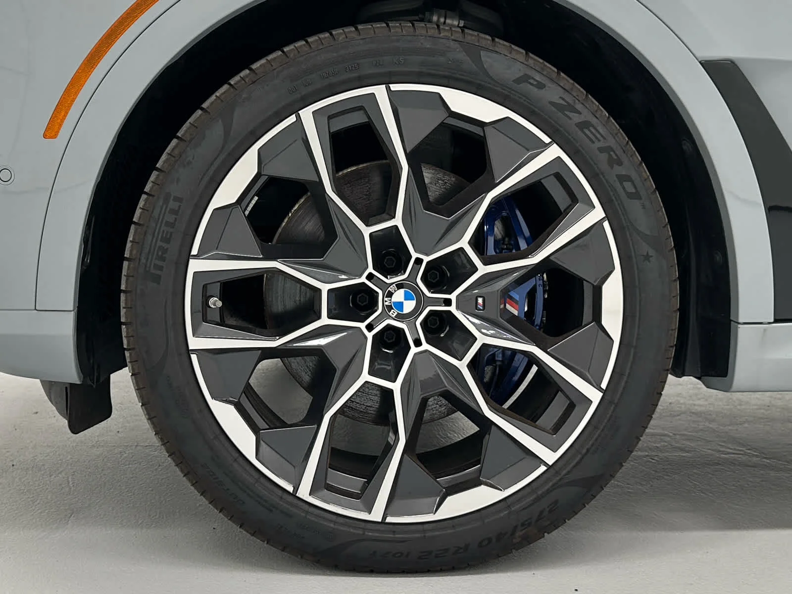 2026 BMW X7 M60i - Photo 9