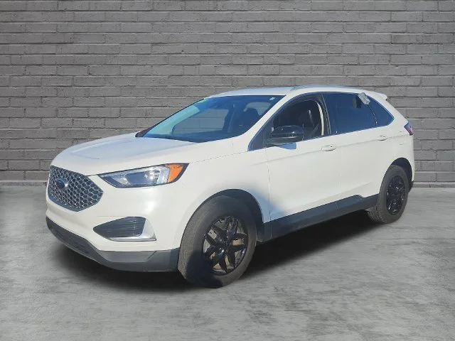 Used 2023 White Ford SEL image 3
