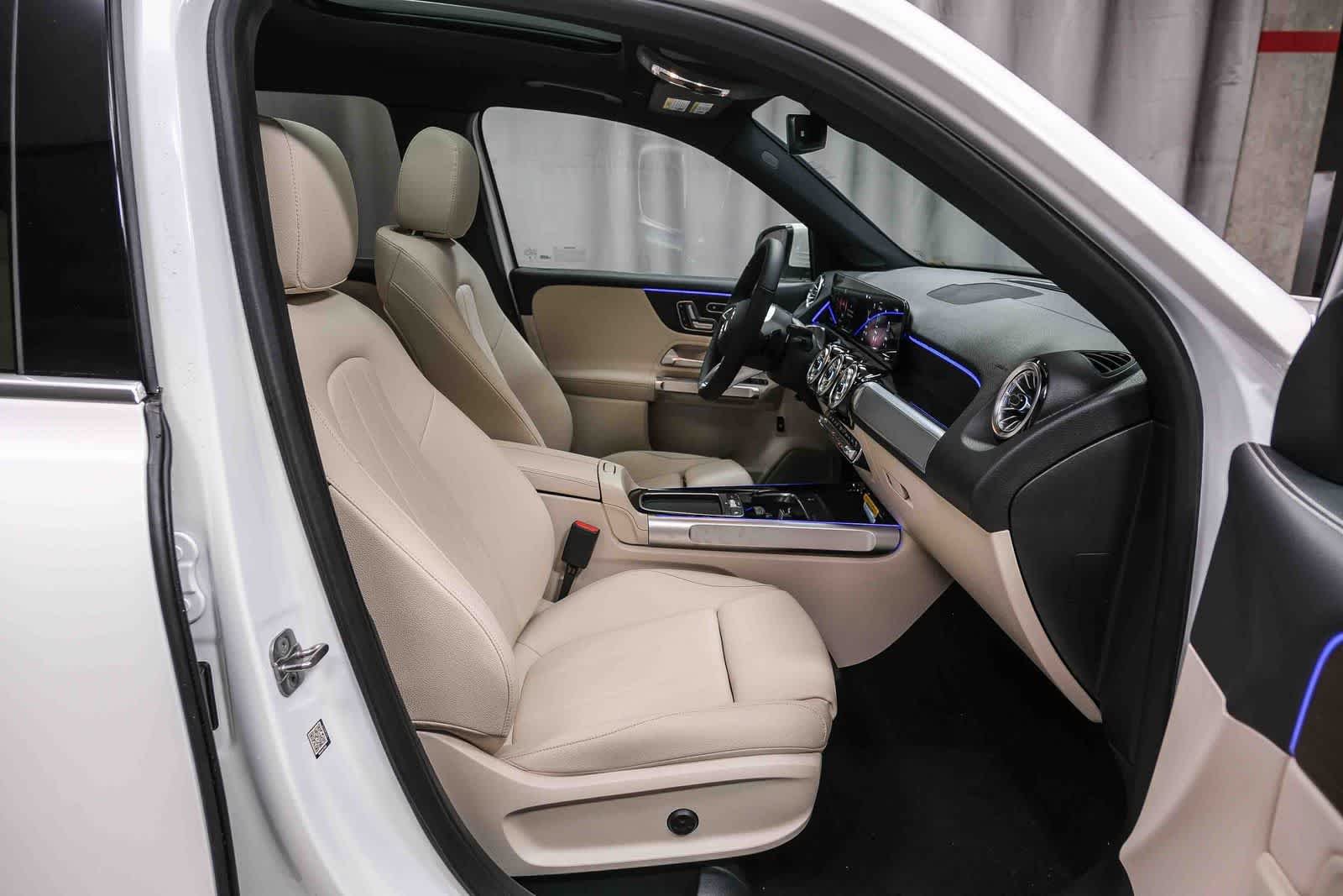 New 2026 Polar White Mercedes-Benz GLB 250 image 64
