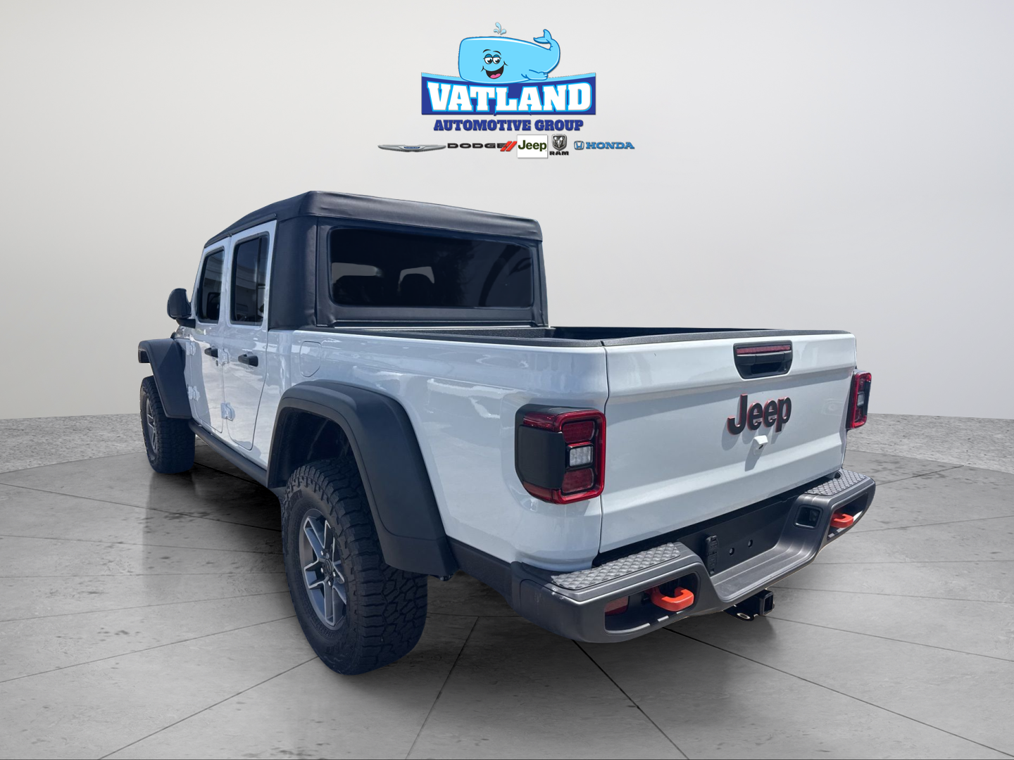New 2026 Bright White Clear-Coat Exterior Paint Jeep Mojave image 38